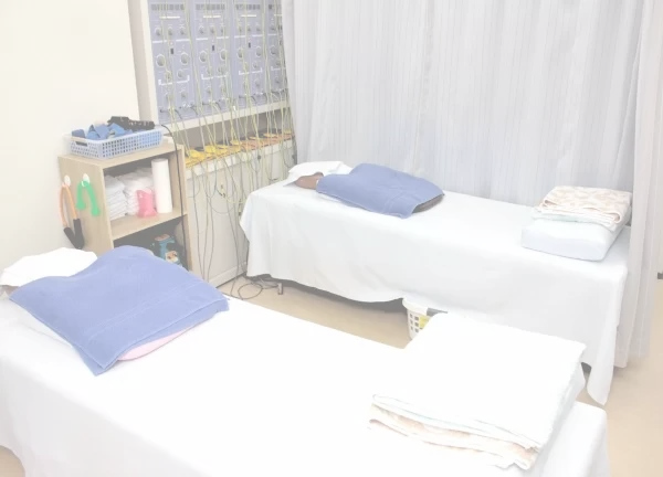 虹ヶ丘接骨院の施術スペース