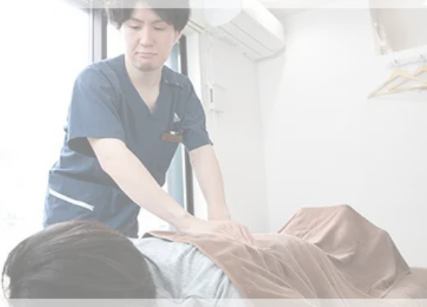 茗荷谷クラーレ鍼灸整骨院の施術風景