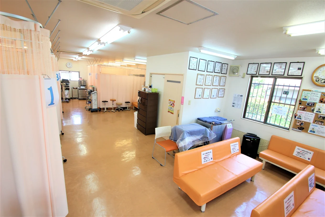 alt="埼玉で交通事故に強いはっとりはりきゅう接骨院の施術スペース