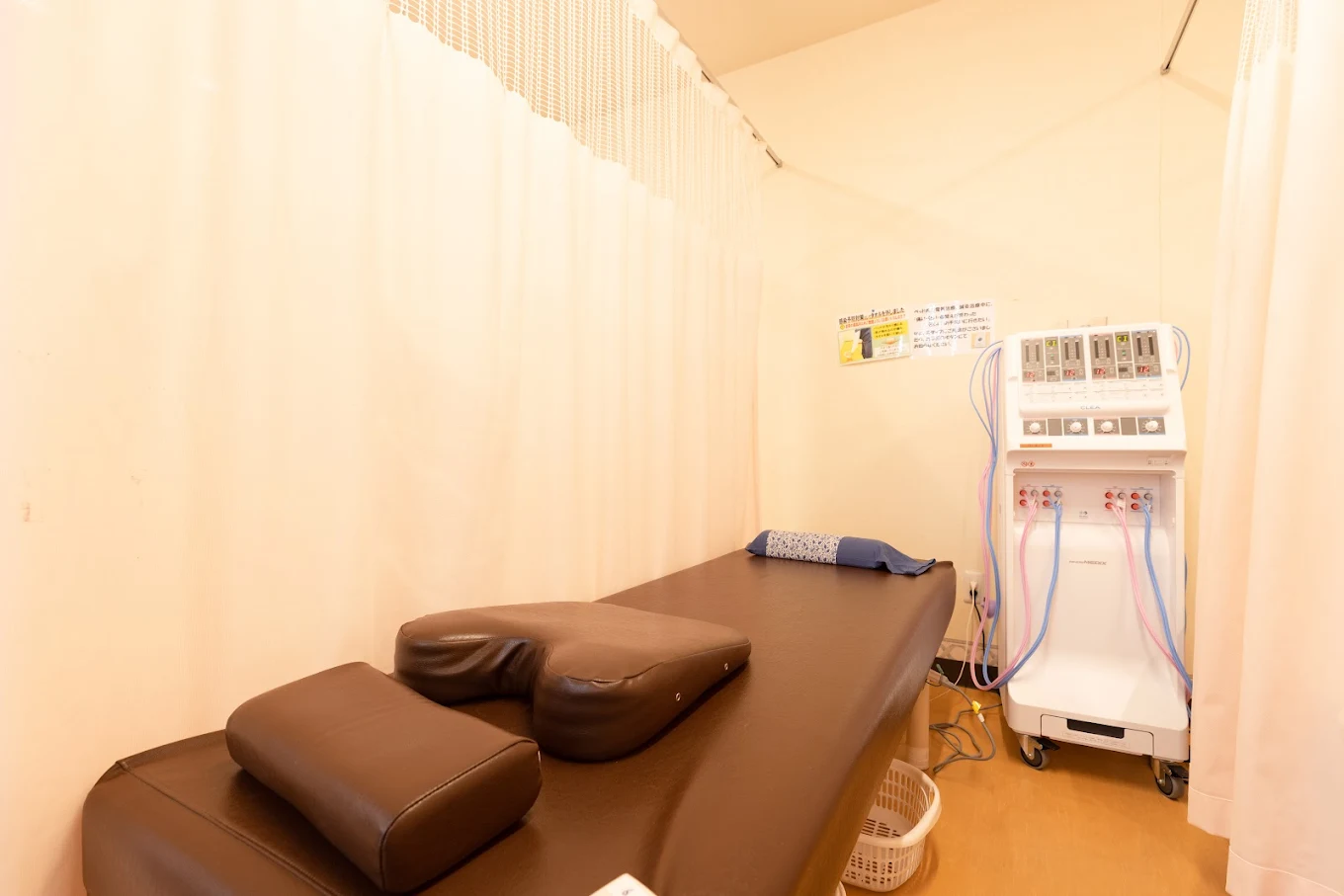 alt="埼玉で交通事故に強いはっとりはりきゅう接骨院の施術スペース