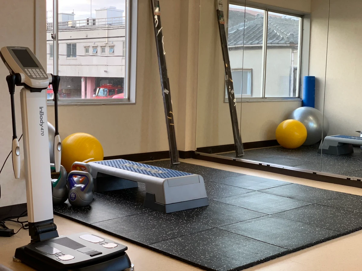 alt="埼玉で交通事故に強いはっとりはりきゅう接骨院の施術スペース