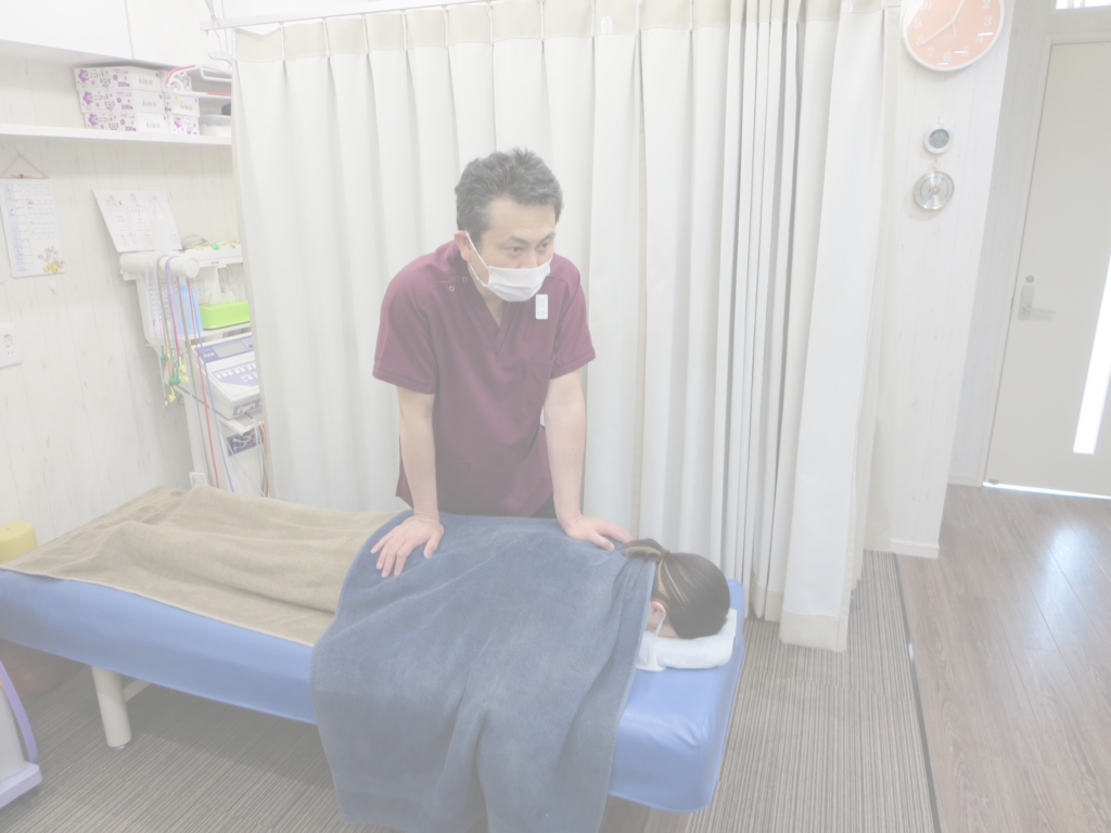 八王子 みどり堂整骨院の施術風景