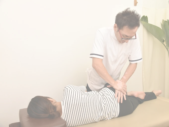ほんごう接骨院の施術風景