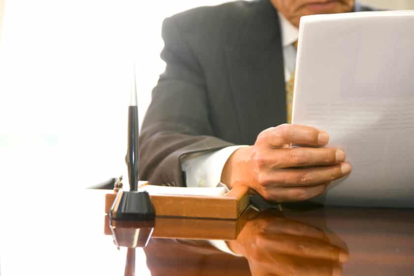 会社の経営を放任し他の代表取締役に対する監視義務を怠ったとして代表取締役の第三者に対する損害賠償責任が肯定され、名目的取締役の責任は否定されたケース