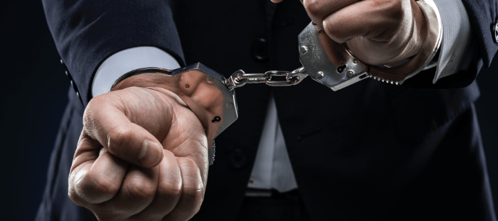 迷惑防止条例違反に該当する行為とは？逮捕された場合の対処法