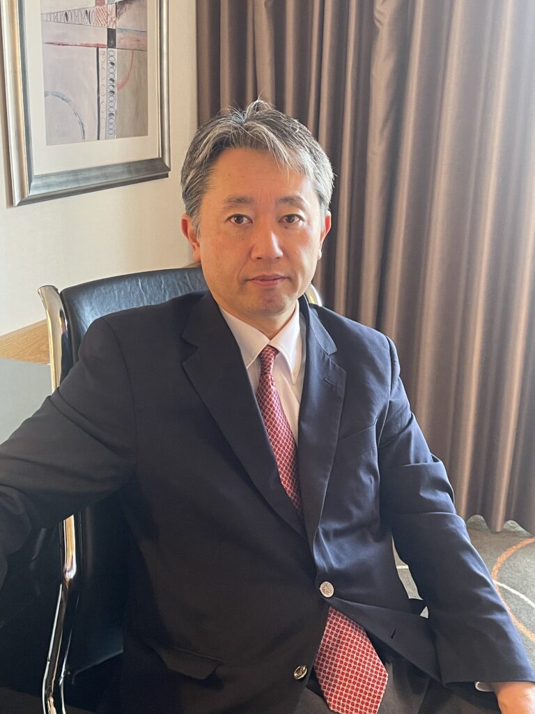 新 俊彦